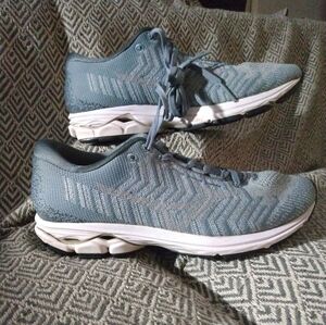 Mizuno Women's Light Blue Athletic Shoes